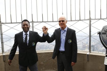 Pele und Beckenbauer färben Empire State Building auf Knopfdruck grün