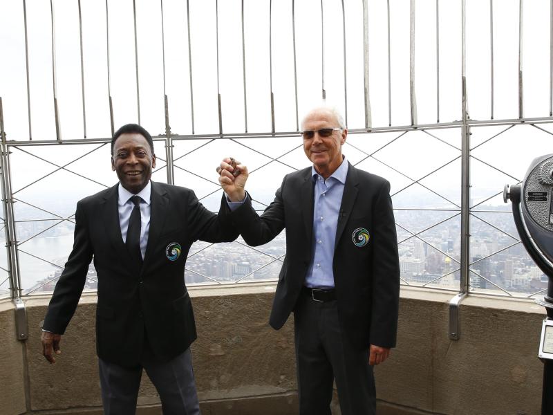 Pele und Beckenbauer färben Empire State Building auf Knopfdruck grün