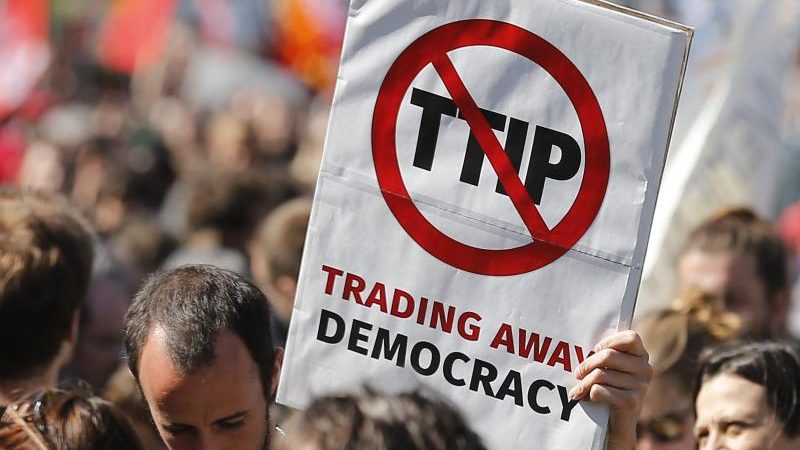 Protest gegen TTIP in 45 Ländern