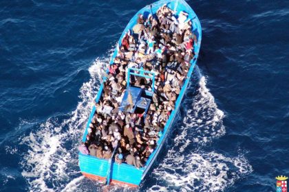 Flüchtlingsboot vor Libyen gekentert – Rund hundert Menschen vermisst