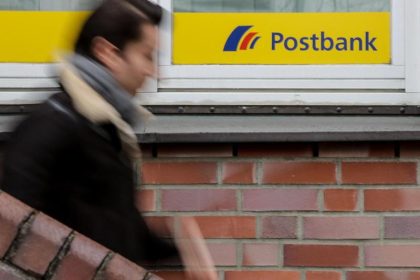 Postbank-Beschäftigte starten mit unbefristeten Streiks