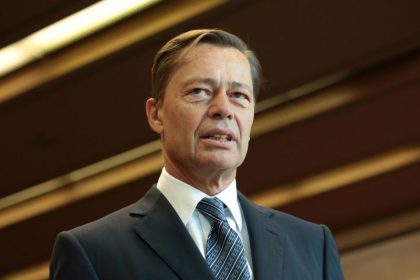 Gericht will über Auflagen für Middelhoff berichten