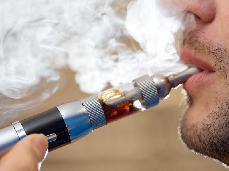 Verbot von E-Zigaretten und E-Shishas für Jugendliche