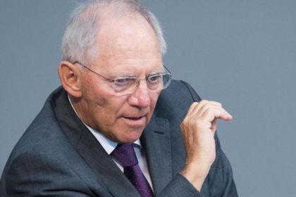Schäuble mahnt rasche Fortschritte in Griechenland-Verhandlungen an