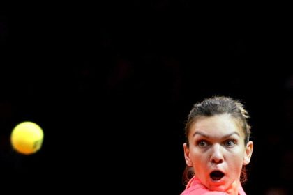 Halep trotz Drohungen in Stuttgart im Halbfinale
