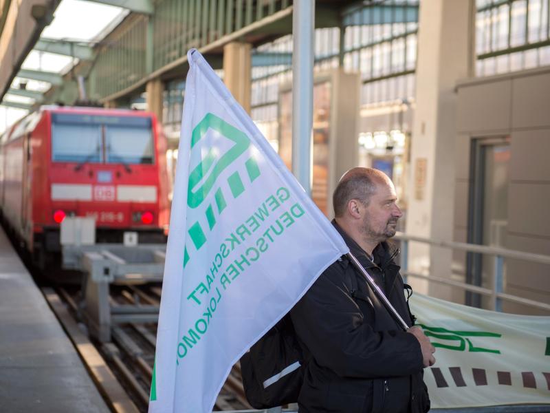 Bahn weiter offen für Schlichtung im Tarifstreit mit Lokführern