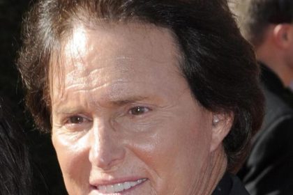 «Bin eine Frau»: Kardashian-Stiefvater outet sich als transsexuell