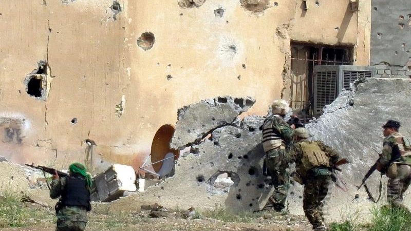 IS-Fanatiker töten 185 gefangene Soldaten