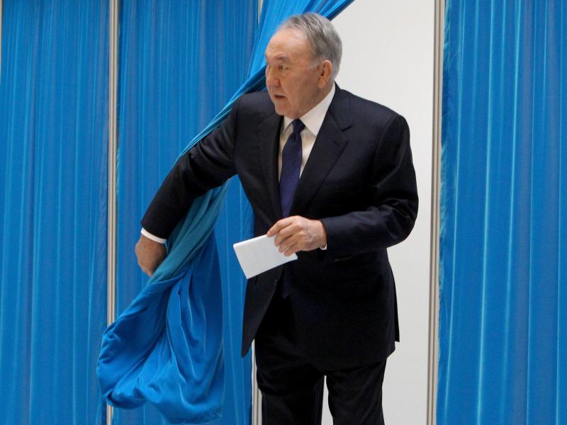 Kasachischer Präsident mit 97,7 Prozent im Amt bestätigt