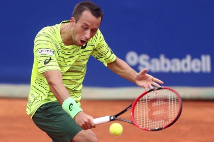 Kohlschreiber mit souveränem Start in München