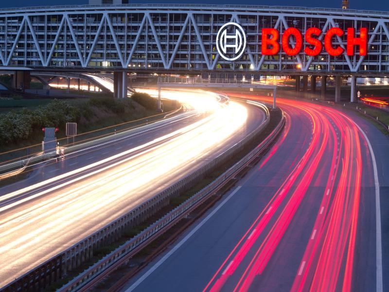Schwacher Euro schiebt Geschäfte bei Bosch kräftig an