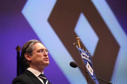 HSV-Investor Otto: Glaube fest an den Klassenverbleib