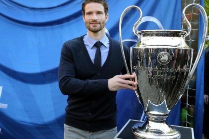 Champions-League-Pokal auf Berliner Stadtrundfahrt