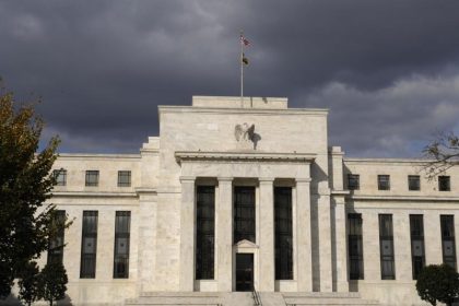 US-Notenbank bleibt bei Zeitpunkt für Zinswende vage