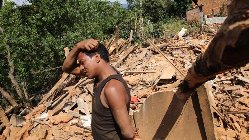 Schon mehr als 5500 Todesopfer nach Himalaya-Erdbeben