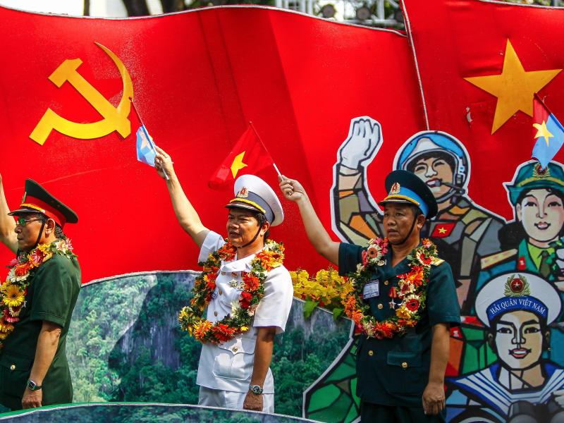 Vietnamesen feiern Ende des Vietnamkrieges