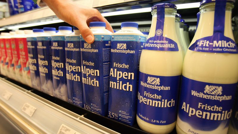Bund zieht sich von Kennzeichnungspflicht für Produkte aus Gen-Futter-Tierhaltung zurück