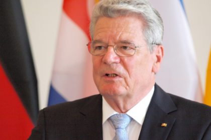 Merkel will mit Gauck über zweite Amtszeit sprechen