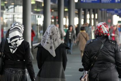 Neue Asyl-Prognose: Ministerpräsidenten-Konferenz erhöht Druck auf Bund