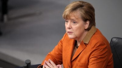 Julie Zeh kritisiert Merkels Passivität im Spionage-Skandal