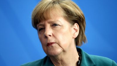Umfrage: Mehrheit sieht in BND-Affäre Glaubwürdigkeit Merkels in Gefahr