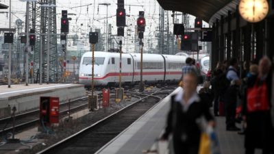 Bahn und EVG erzielen Einigung in Tarifverhandlungen