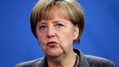 Merkel warnt 70 Jahre nach Ende des Zweiten Weltkriegs vor Schlussstrich