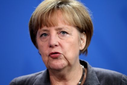 Merkel warnt 70 Jahre nach Ende des Zweiten Weltkriegs vor Schlussstrich
