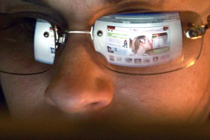 Der Klick zum Glück? Geschäft mit Singlebörsen ist umkämpft