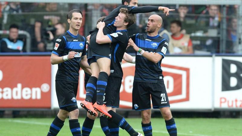 Paderborn feiert wichtigen 2:1-Sieg in Freiburg