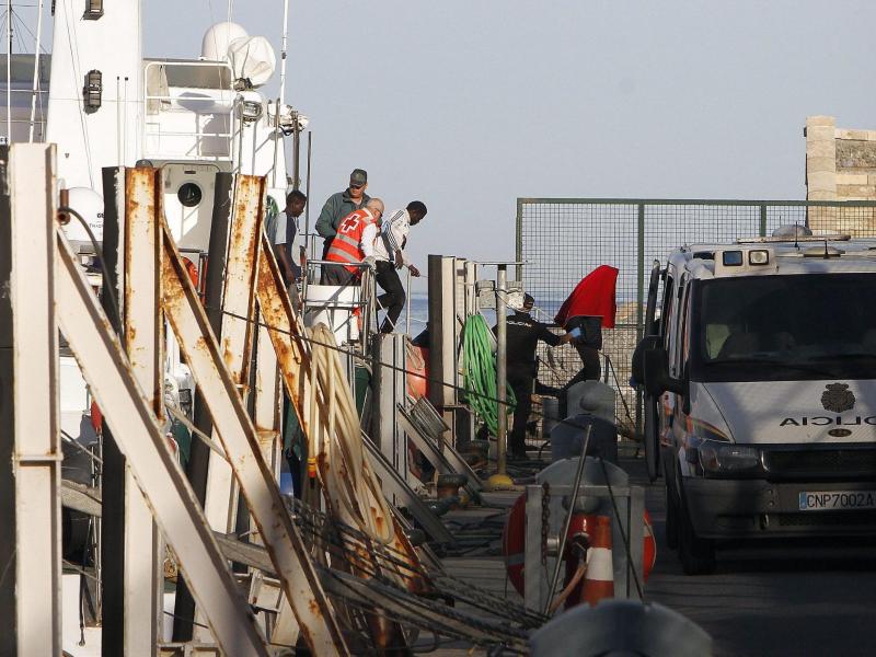 Mehr als 4200 Bootsflüchtlinge am Wochenende gerettet