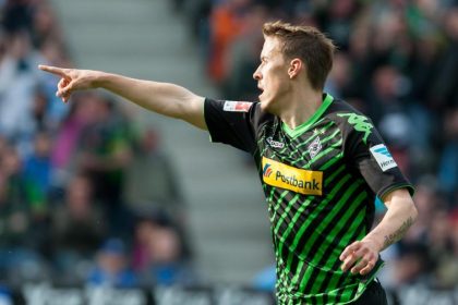 Gladbach feiert späten Sieg in Berlin