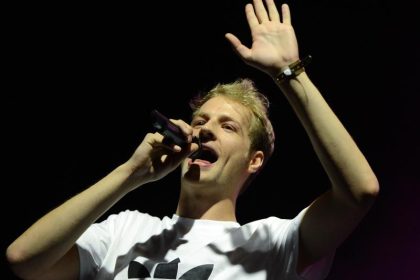 Weekend rappt sich an die Spitze der Charts