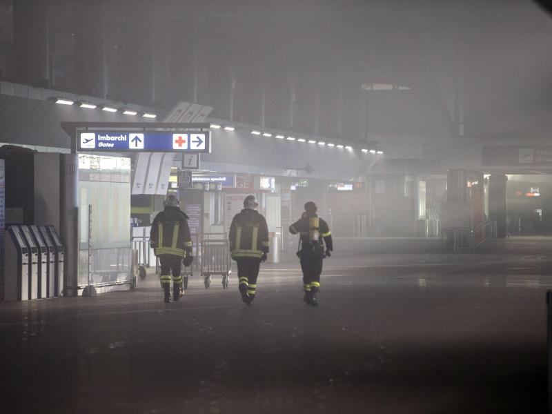 Roms Flughafen Fiumicino nach Feuer gesperrt