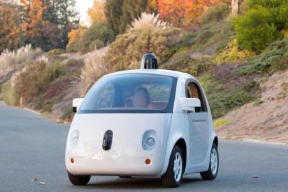 Google: Elf kleinere Unfälle mit selbstfahrenden Autos