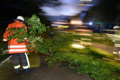 Schweres Unwetter in Süddeutschland: Zwei Schwerverletzte durch Blitzeinschlag