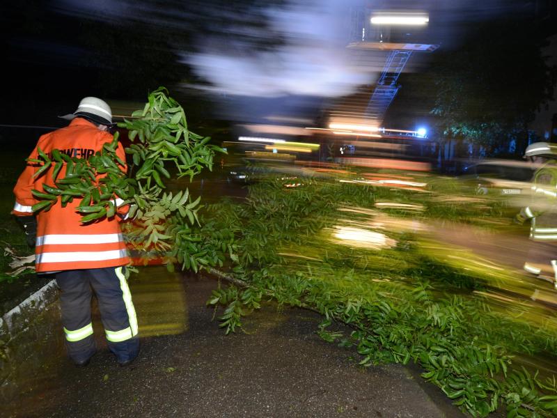 Schweres Unwetter in Süddeutschland: Zwei Schwerverletzte durch Blitzeinschlag