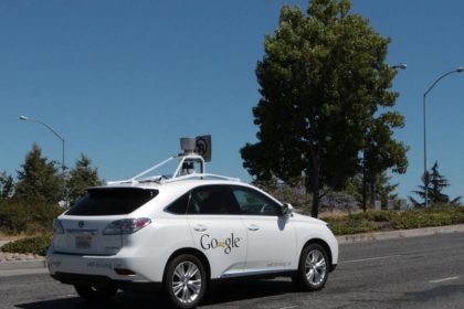 Googles fahrerlose Autos sind ab Sommer auf der Strasse