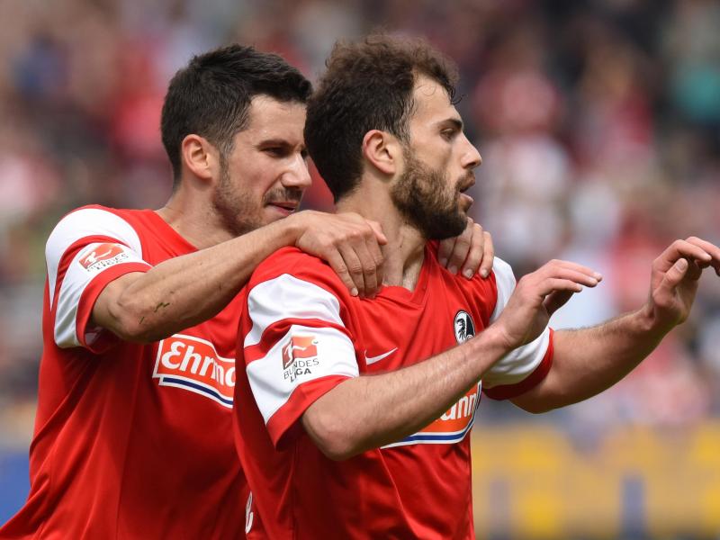 2:1 gegen FC Bayern: Freiburg völlig aus dem Häuschen