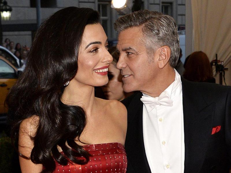 George Clooney hat Amal mit Heiratsantrag «überfallen»
