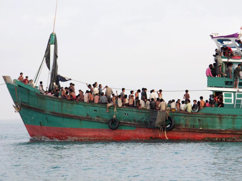 Hilfe für tausende Flüchtlinge in Südostasien läuft an mit Marineschiffen aus Malaysia und Indonesien