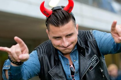 «Hut ab»: Gabalier zollt AC/DC Respekt