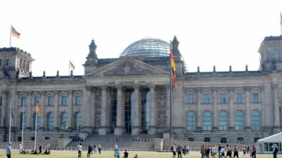 Linke: Gräber auf Reichstagswiese als Mahnmal erhalten