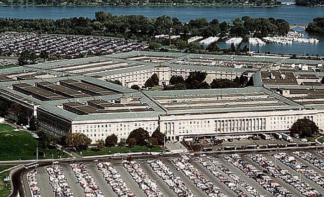 Pentagon erwägt Verlegung schwerer Waffen nach Osteuropa