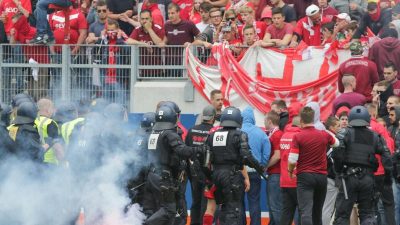 Nach Platzsturm: Offenbachs OB kritisiert Stadion-Ordner