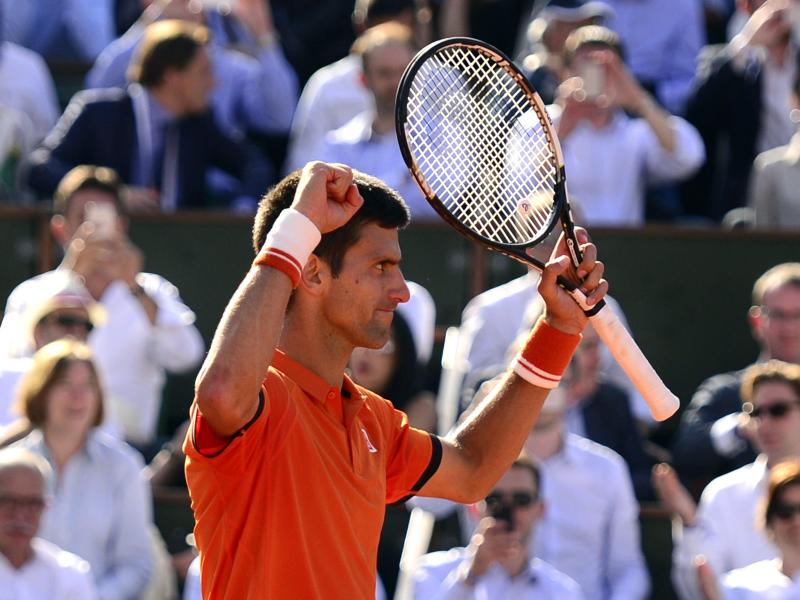 Djokovic entzaubert Nadal – Serena Williams locker weiter