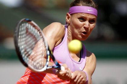 Safarova erste Finalistin in Paris