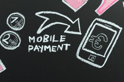 Angst vor Datenklau hält viele Deutsche von mobilem Bezahlen ab