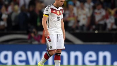 Podolski muss handeln: «Im Urlaub kann viel passieren»