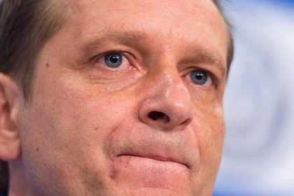 Schalke-Manager Heldt nach Weinzierl-Absage in Not